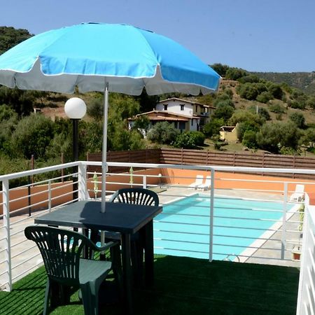 B&B Il Mirto Di Paola Torpè Exterior foto