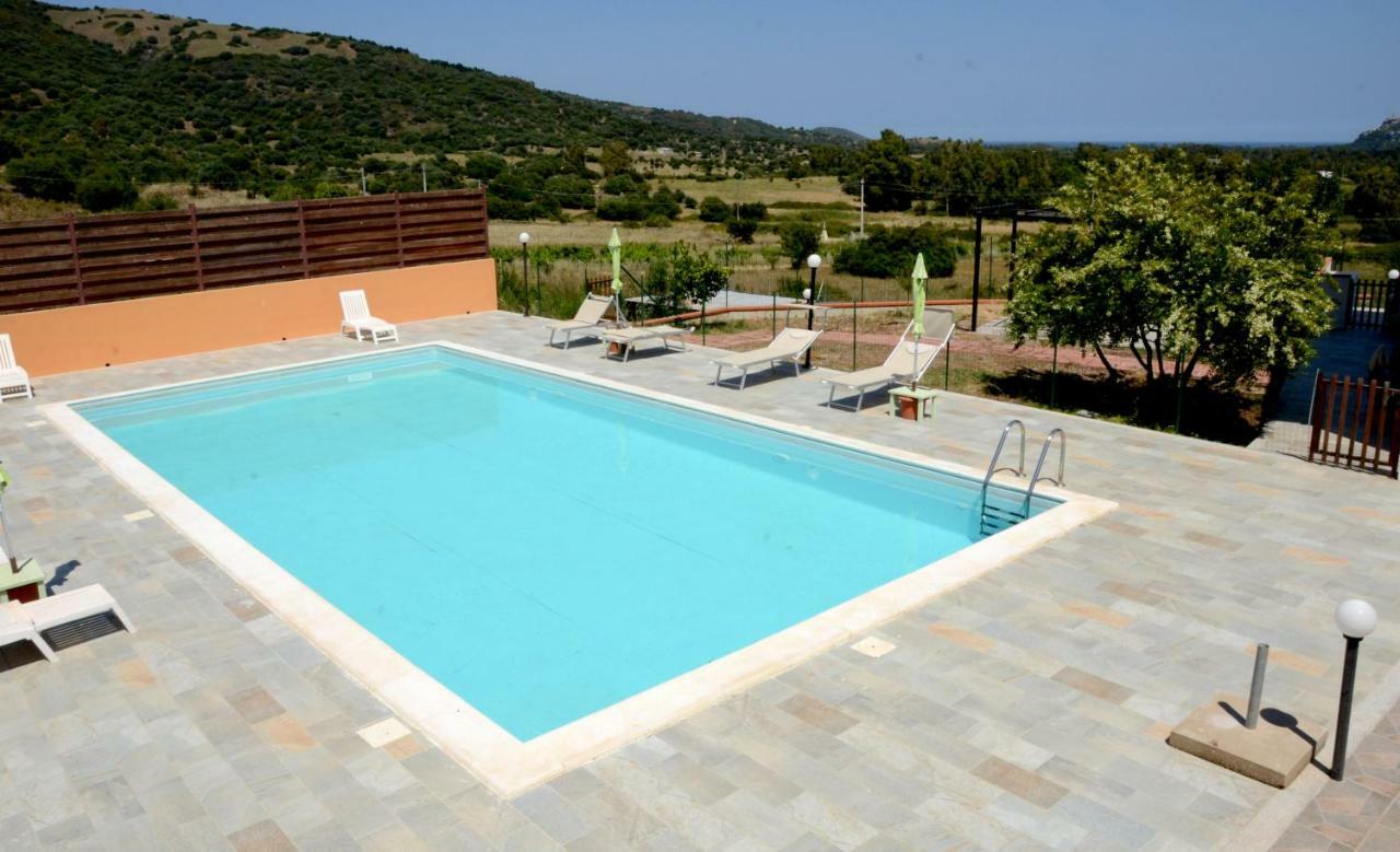 B&B Il Mirto Di Paola Torpè Exterior foto
